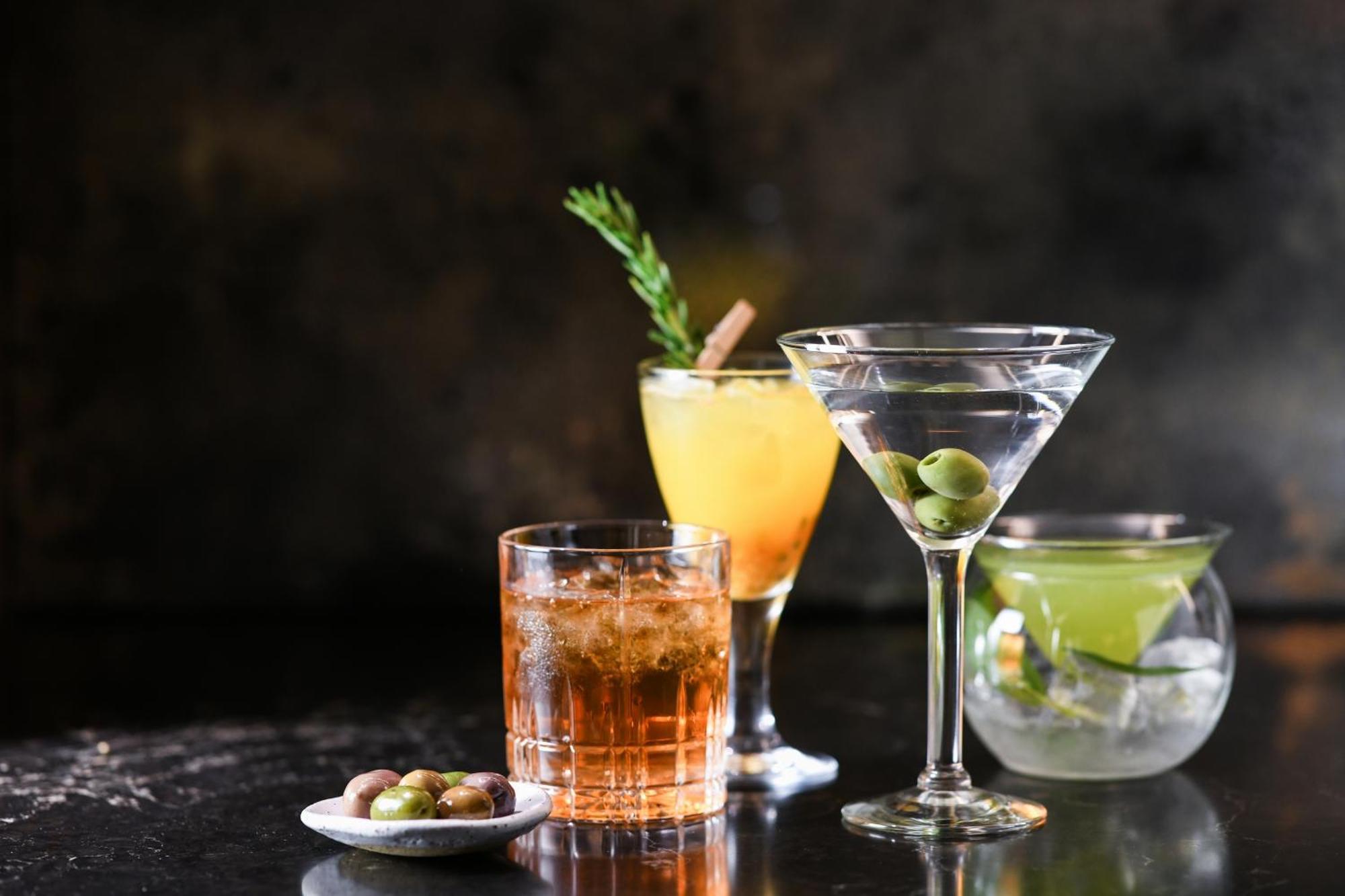 파워하우스 호텔 탬워스 바이 리지스 외부 사진 A selection of cocktails