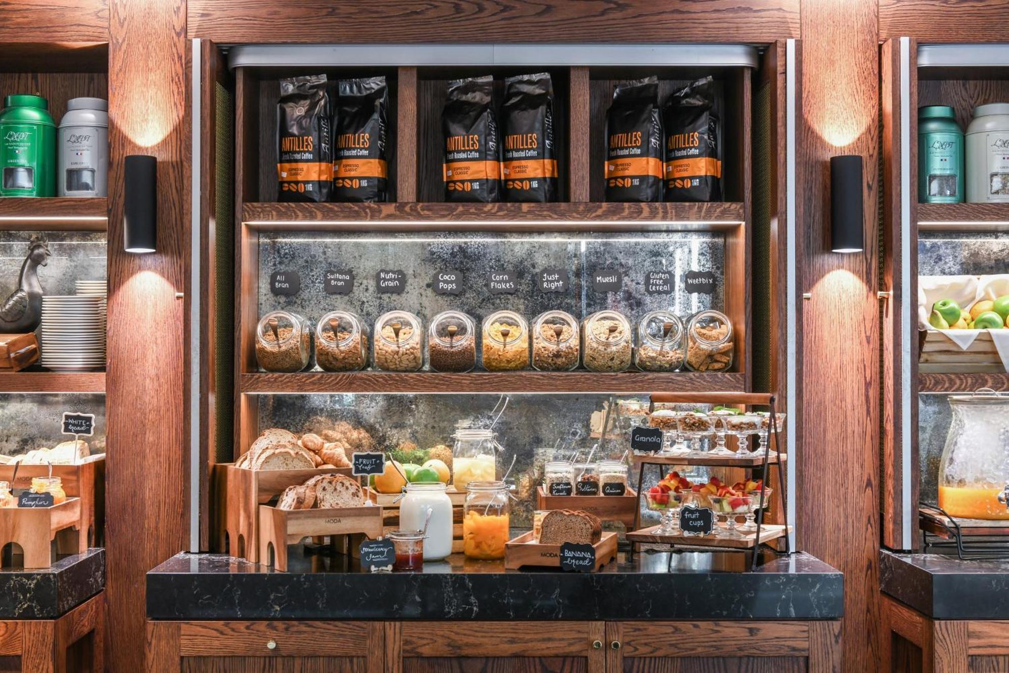 파워하우스 호텔 탬워스 바이 리지스 외부 사진 The Bread Station